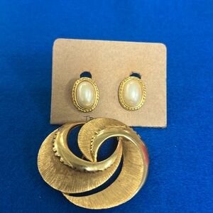 Vintage Trifari Clip Earrings Brooch by Tradition